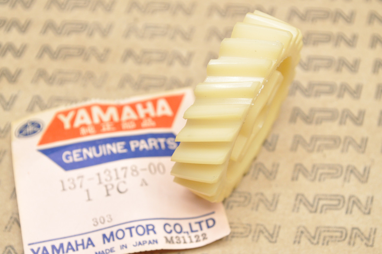 NOS Yamaha 1964-66 YA6 Oil Pump Drive Gear 137-13178-00