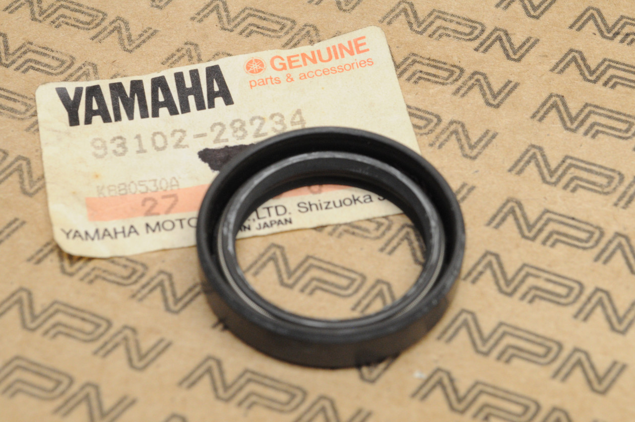 NOS Yamaha 1981-82 YZ125 1982 YZ250 Steering Stem Oil Seal 93102