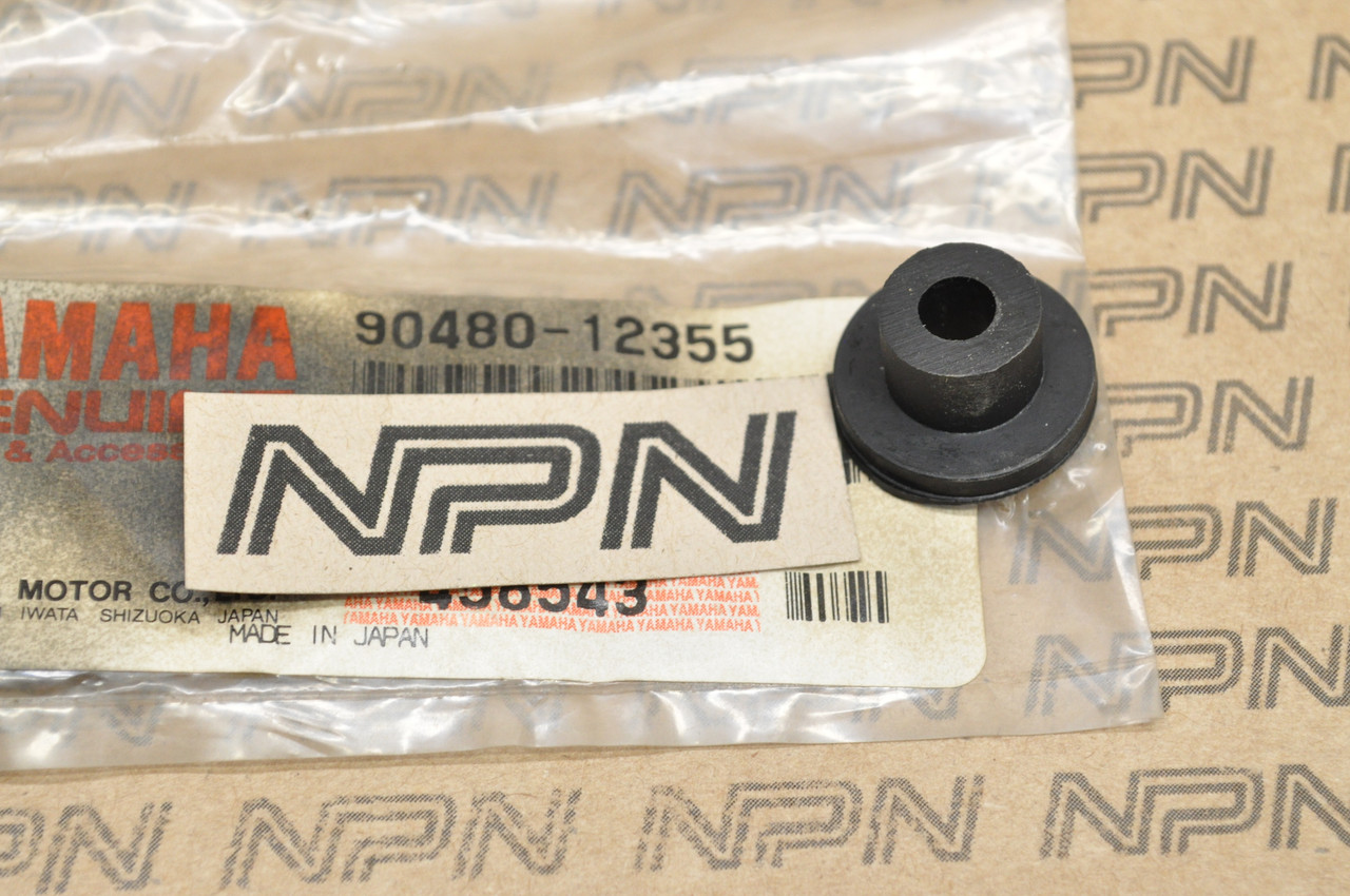 NOS Yamaha XVZ12 XVZ13 Venture Royal Side Cover Rubber Grommet 90480-12355