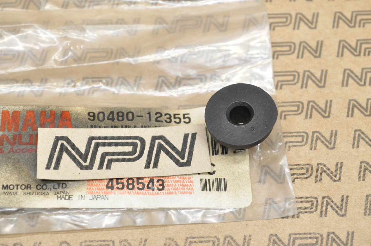 NOS Yamaha XVZ12 XVZ13 Venture Royal Side Cover Rubber Grommet 90480-12355