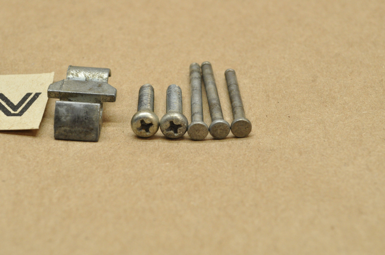 Vtg OEM Yamaha RD250 RD350 TX500 TX650 TX750 XS2 XS650 Gas Cap Hook Lot 341-24628-00