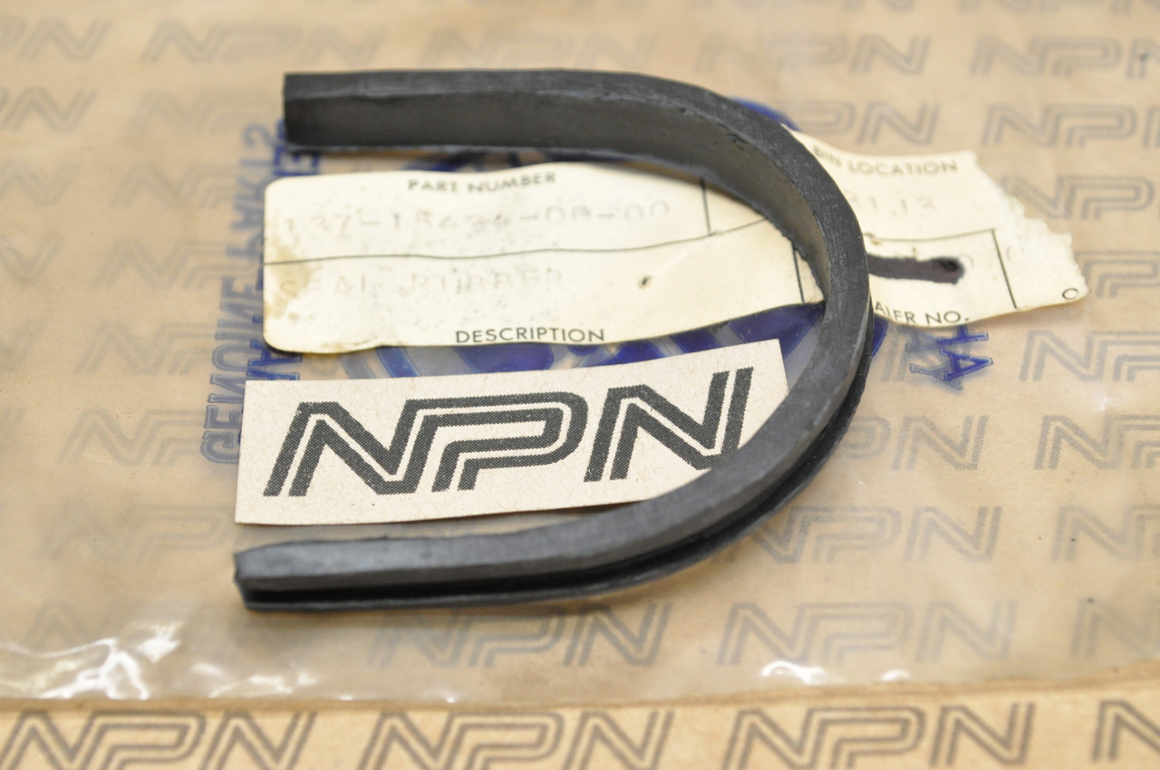NOS Yamaha 1964-66 YA6 Air Filter Cleaner Cover Rubber Seal 137-15434-00