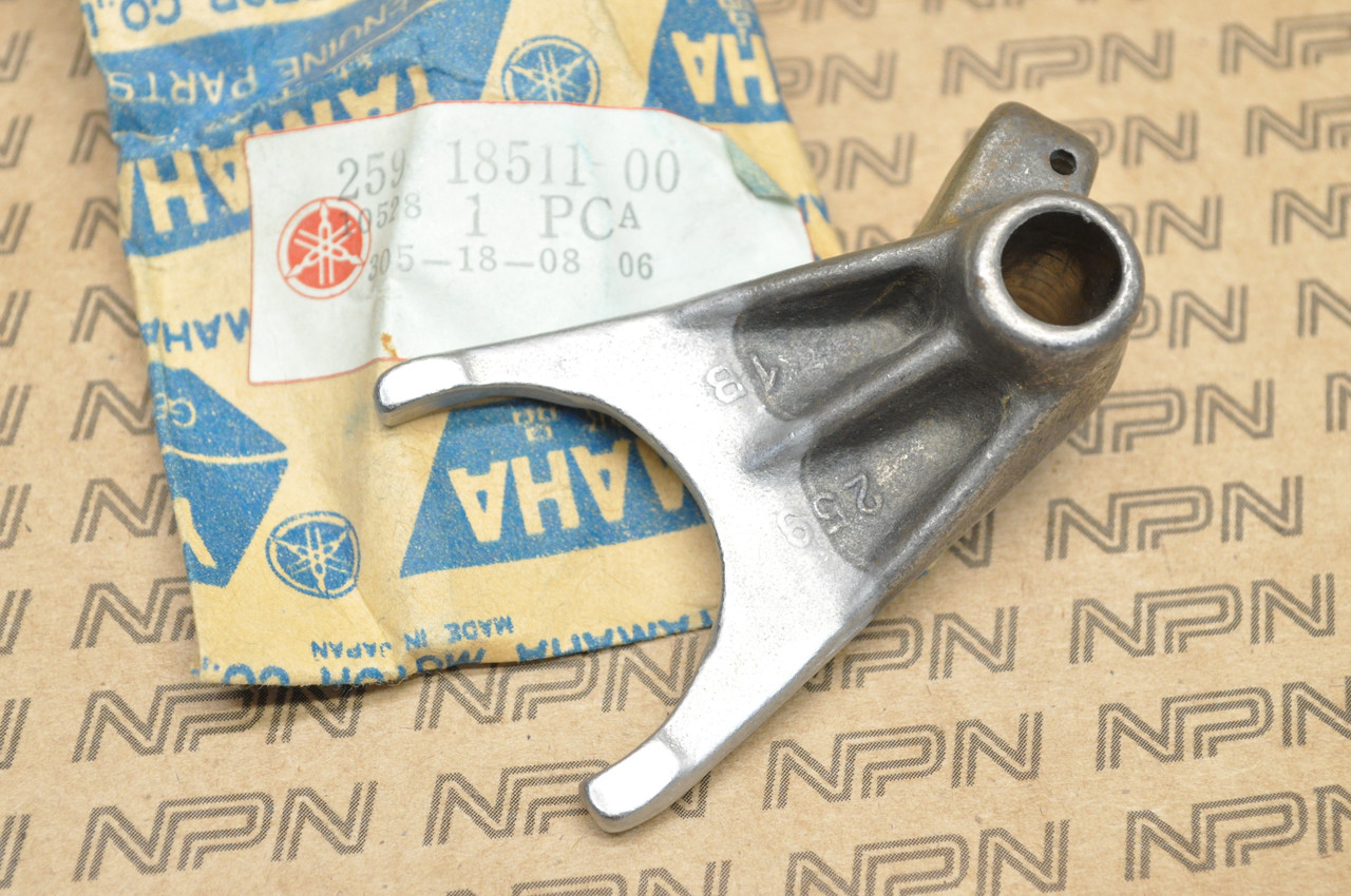 NOS Yamaha 1971 JT1 1972 JT2 Gear Shift Fork 259-18511-00