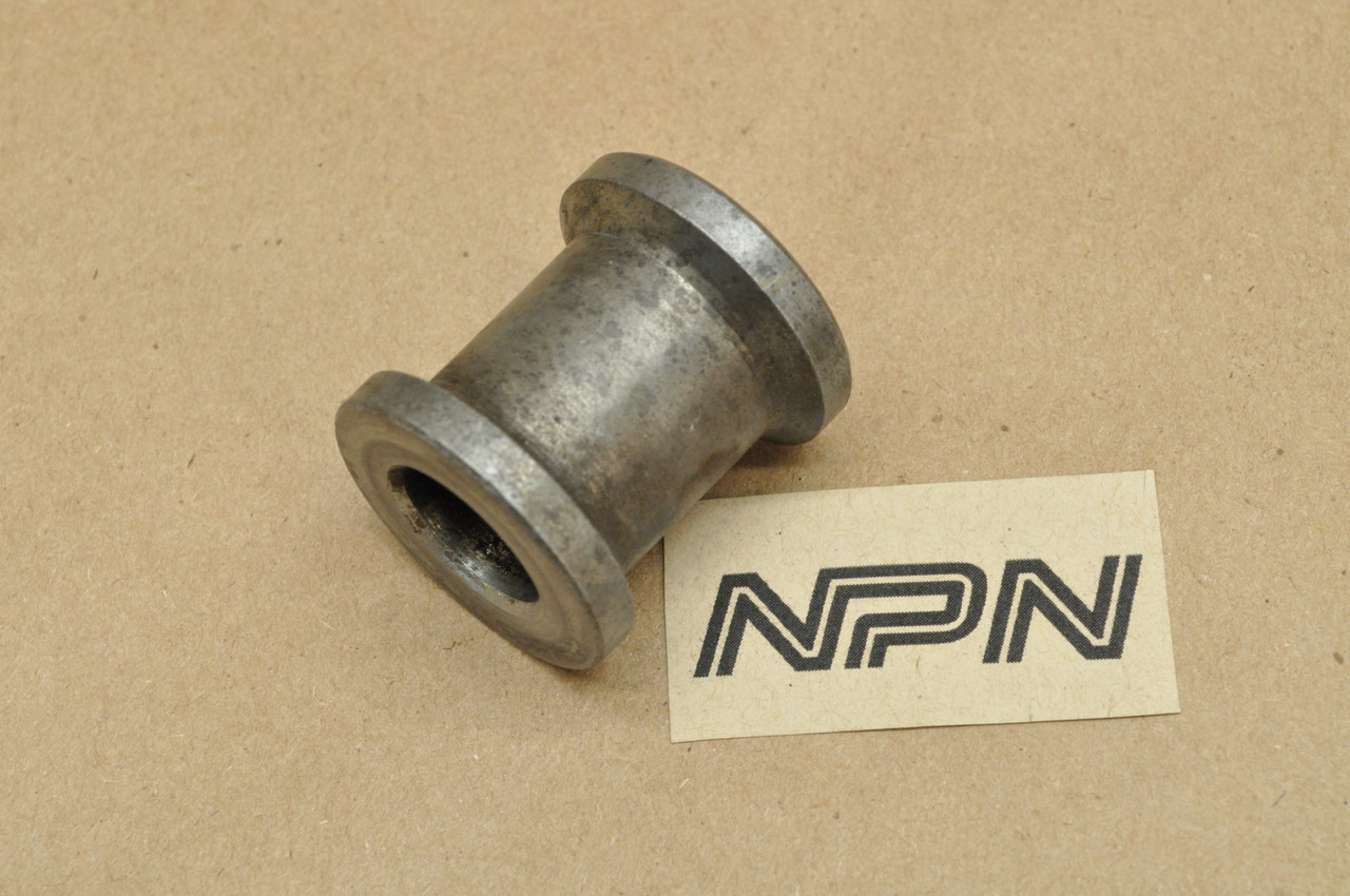 Vtg OEM Yamaha DS6 DS7 R3 R5 RD250 RD350 XJ550 XS400 YM1 YR1 YR2 Collar 148-25383-00