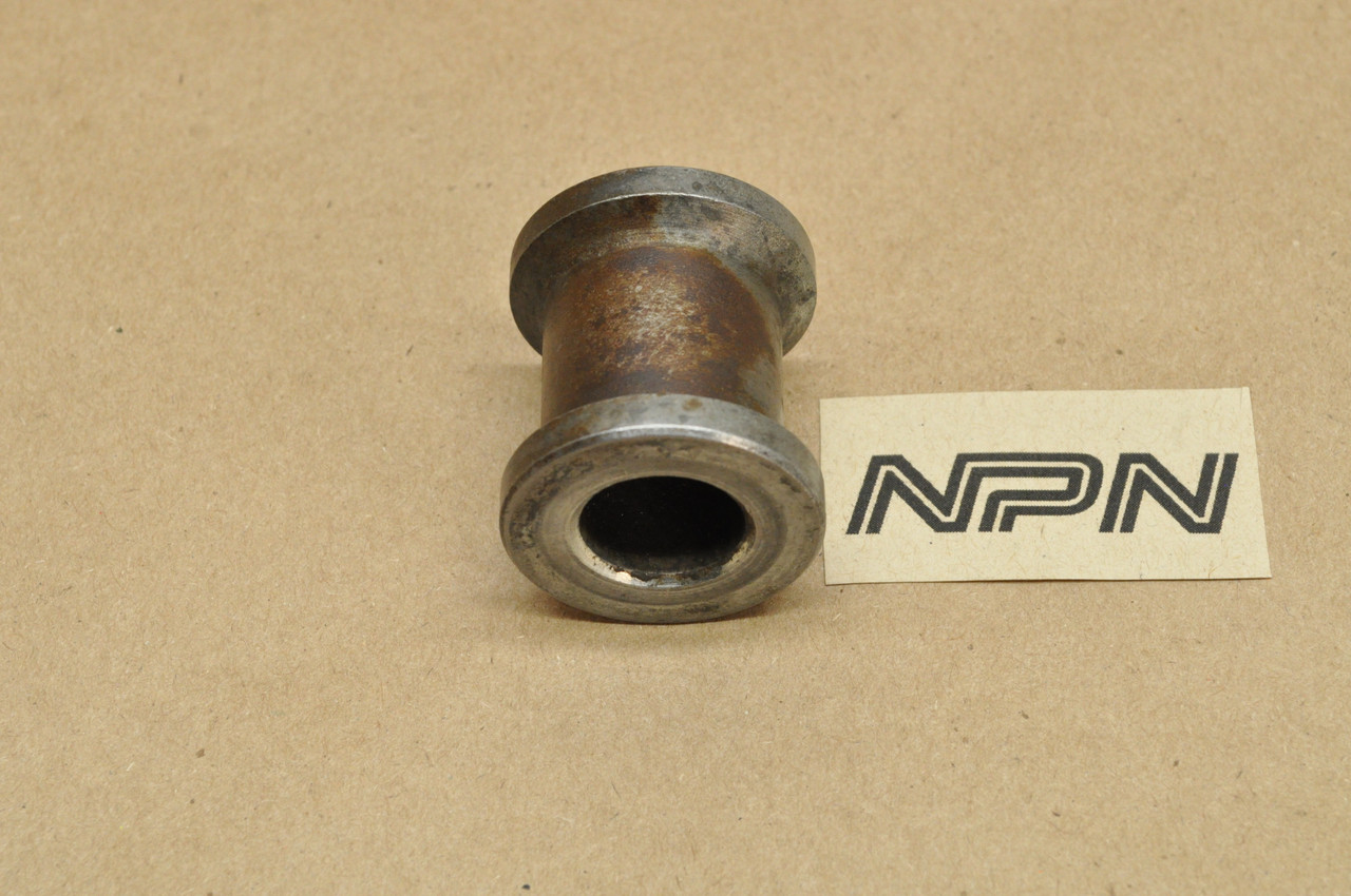 Vtg OEM Yamaha DS6 DS7 R3 R5 RD250 RD350 XJ550 XS400 YM1 YR1 YR2 Collar 148-25383-00