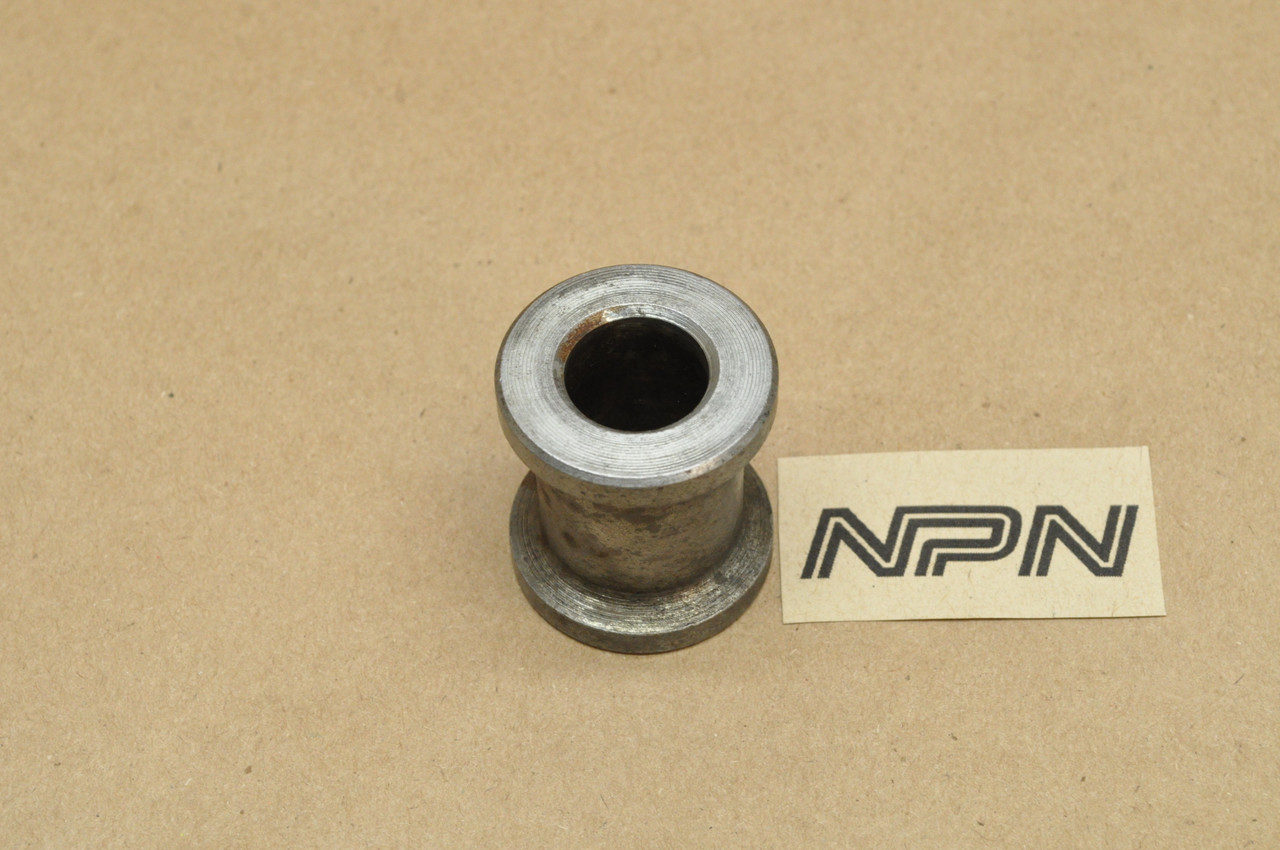 Vtg OEM Yamaha DS6 DS7 R3 R5 RD250 RD350 XJ550 XS400 YM1 YR1 YR2 Collar 148-25383-00