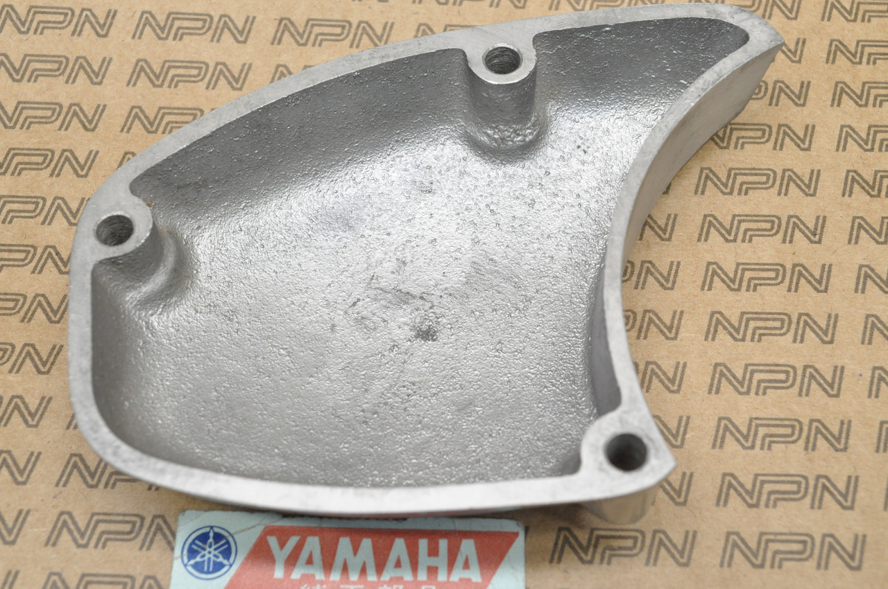 NOS Yamaha TD1 YDS3 YM1 Crank Case Oil Pump Cover 156-15416-00