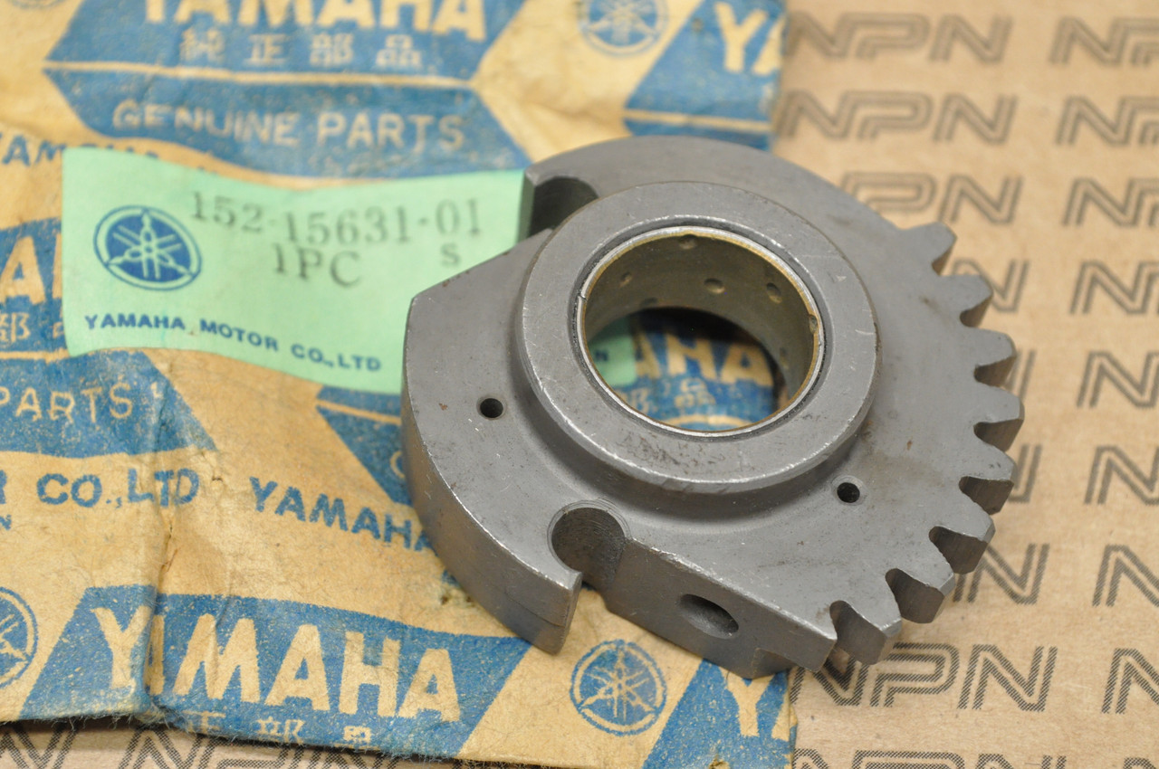 NOS Yamaha TD1 YDS2 YDS3 YM1 Clutch Kick Pinion Gear 8T 152-15631-01