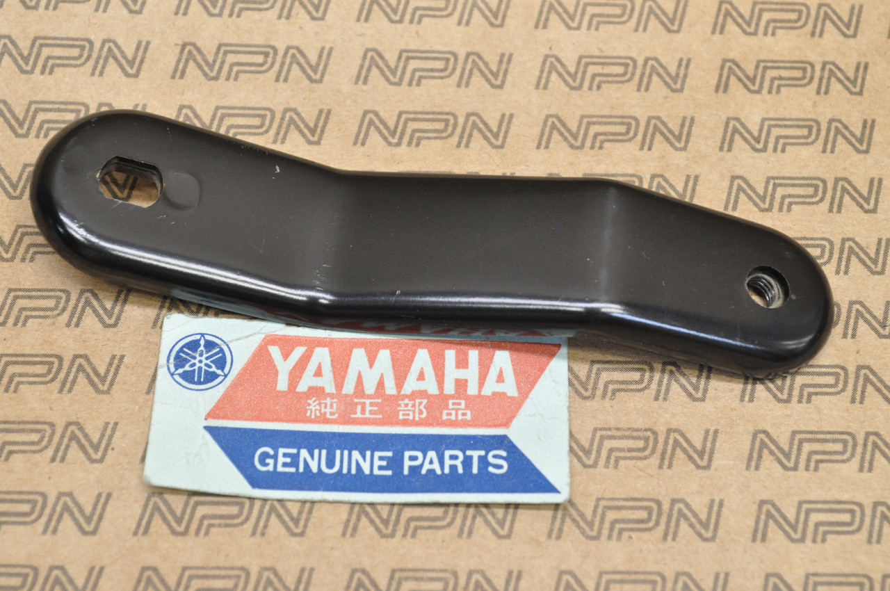NOS Yamaha 1974-76 YZ80 Exhaust Muffler Pipe Silencer Stay Bracket 462-14791-00