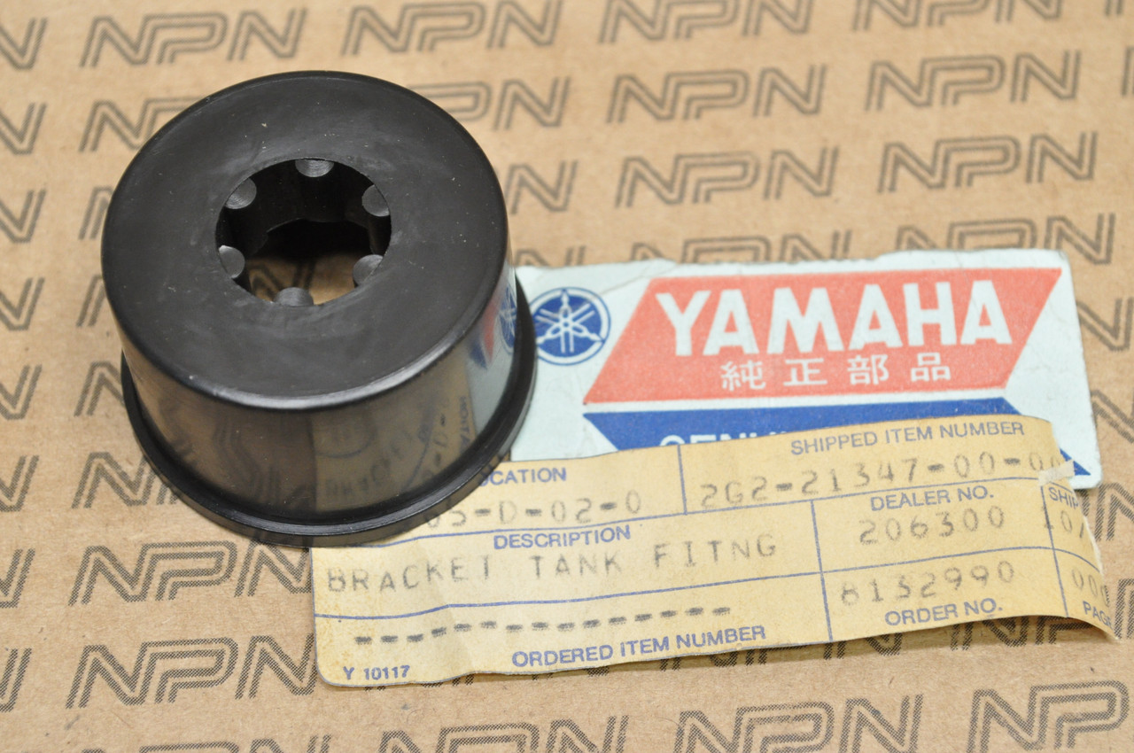 NOS Yamaha 1978-79 XS750 1980-81 XS850 Tank Fitting Bracket 2G2-21347-00