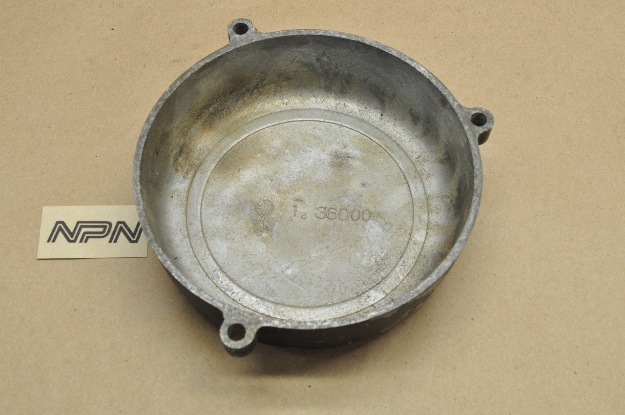 Vtg OEM Yamaha 1973-75 RD250 RD350 Generator Stator Magneto Cover w/ Emblem 360-15415-01