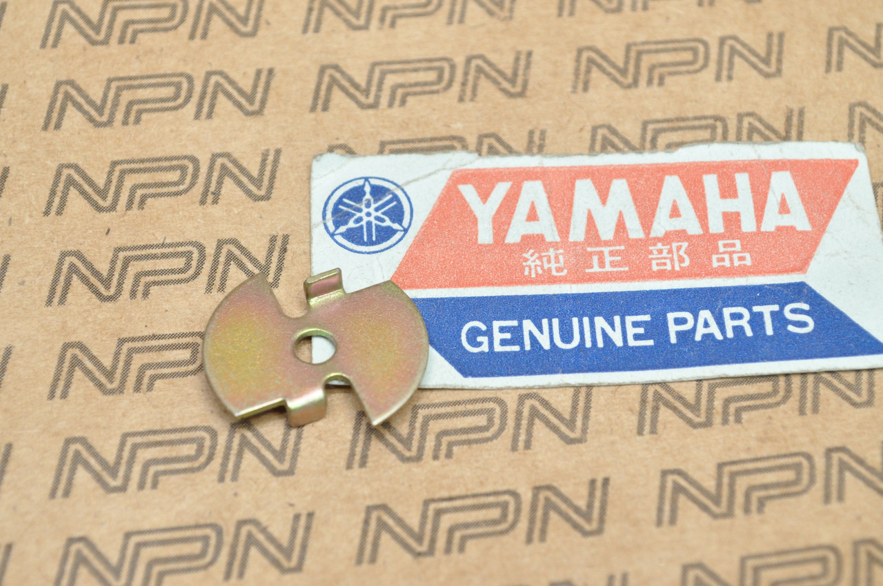NOS Yamaha DS7 R5 RD250 RD350 TA125 Carb Throttle Spring Seat 256-14936-00