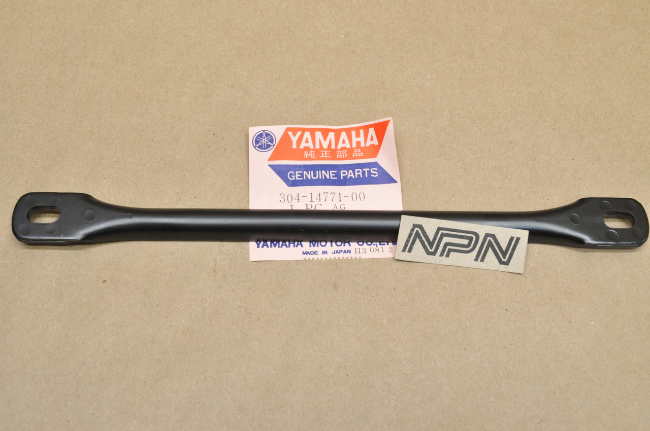 NOS Yamaha 1972 LT2 LT2M Exhaust Muffler Stay Mount Bracket 304-14771-00