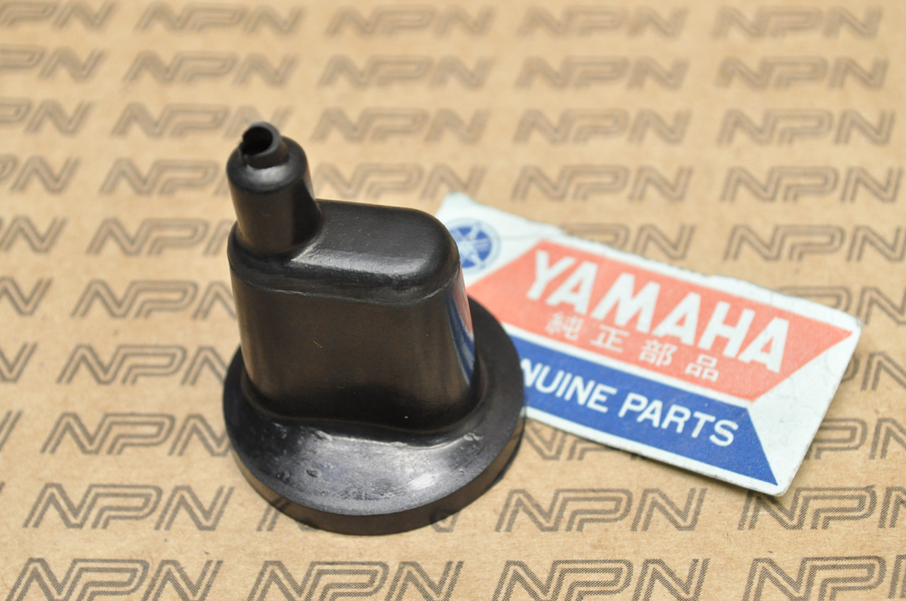 NOS Yamaha DT1 R3 YDS3 YM1 YR1 YR2 Carburetor Rubber Cap 156-14169-00