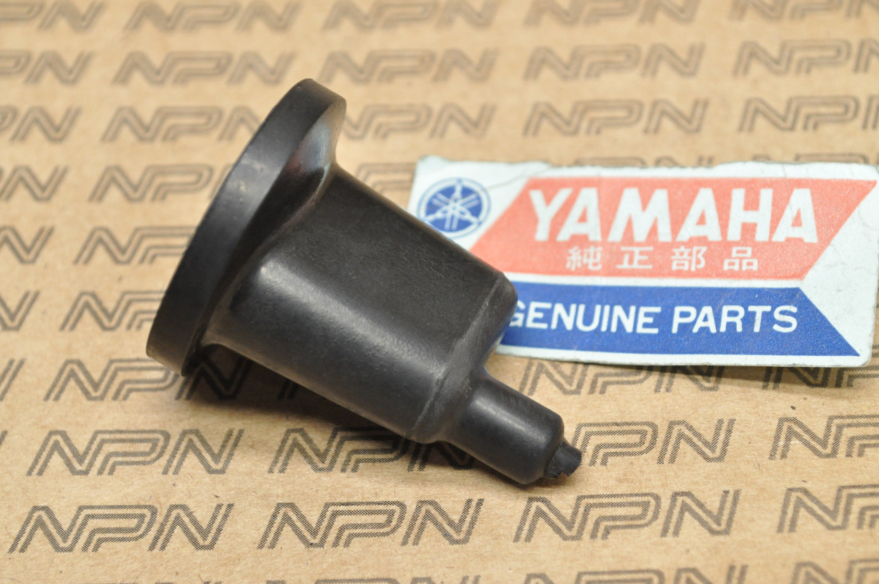 NOS Yamaha DT1 R3 YDS3 YM1 YR1 YR2 Carburetor Rubber Cap 156-14169-00
