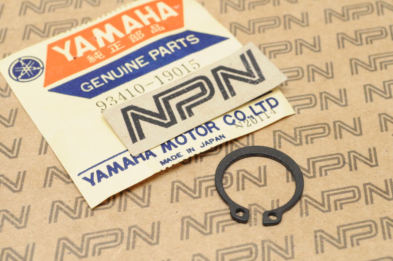 NOS Yamaha 1974 DT250 DT350 Main Axle Kick Start Starter Circlip 93410-19015