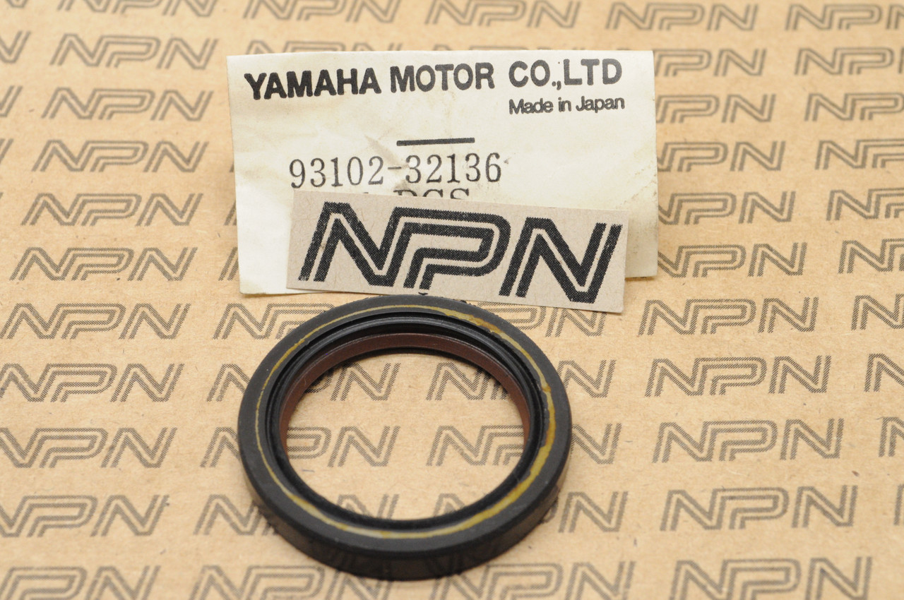 NOS Yamaha IT250 IT490 TY350 YFP350 WR500 YTZ250 YZ250 Oil Seal 93102-32136