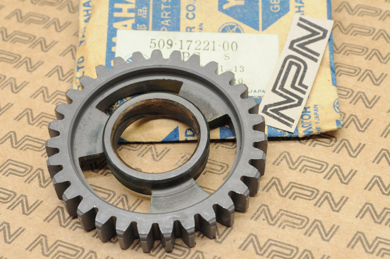 NOS Yamaha 1975 MX250 Second 2nd Wheel Gear 31T 509-17221-00