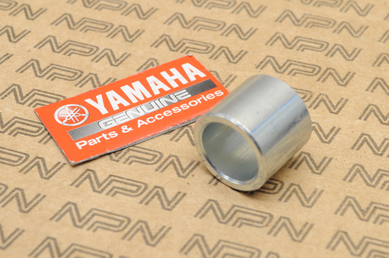 NOS Yamaha DT250 MX400 SC500 TT500 YZ360 Front Wheel Collar 90387-15418