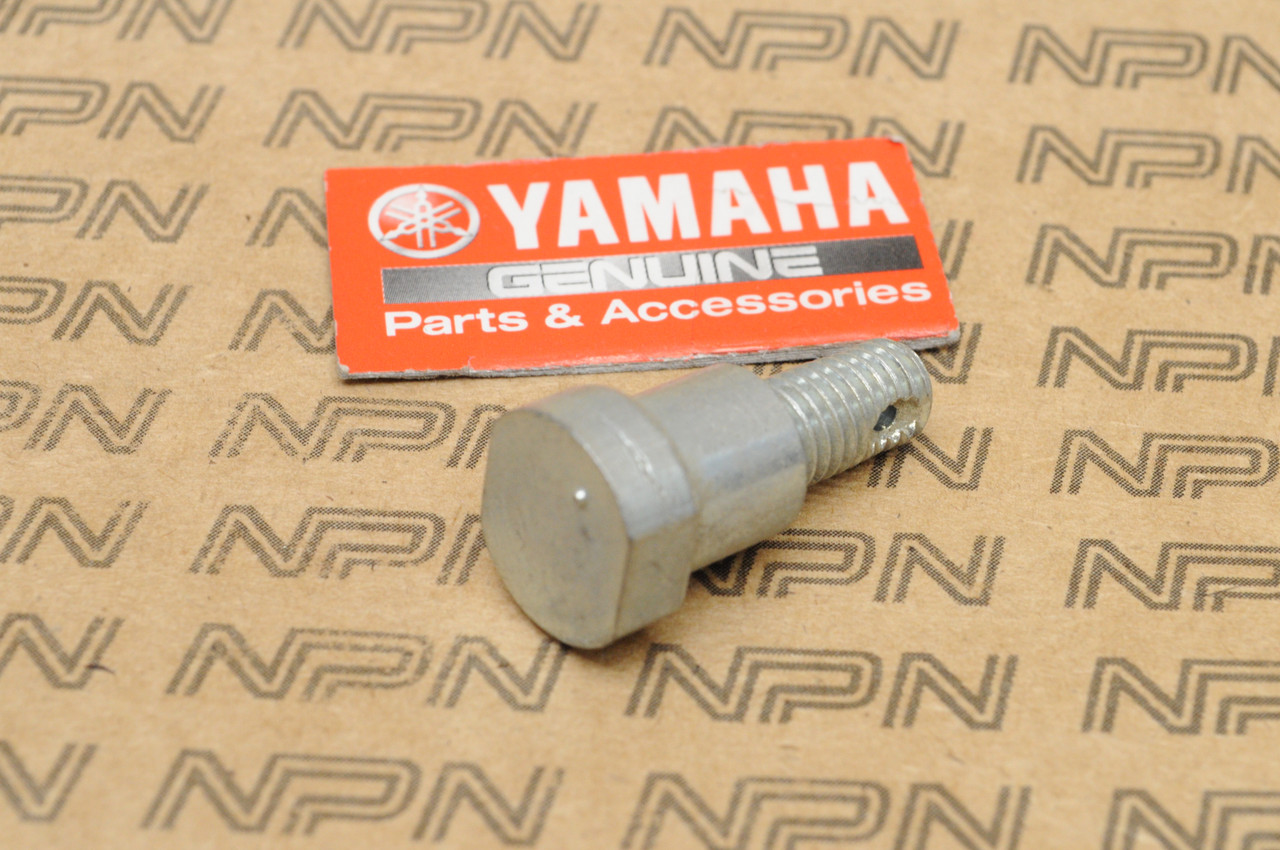NOS Yamaha CS5 DS6 TX650 XS500 YR1 YR2 Rear Wheel Stay Bolt 90109-08375