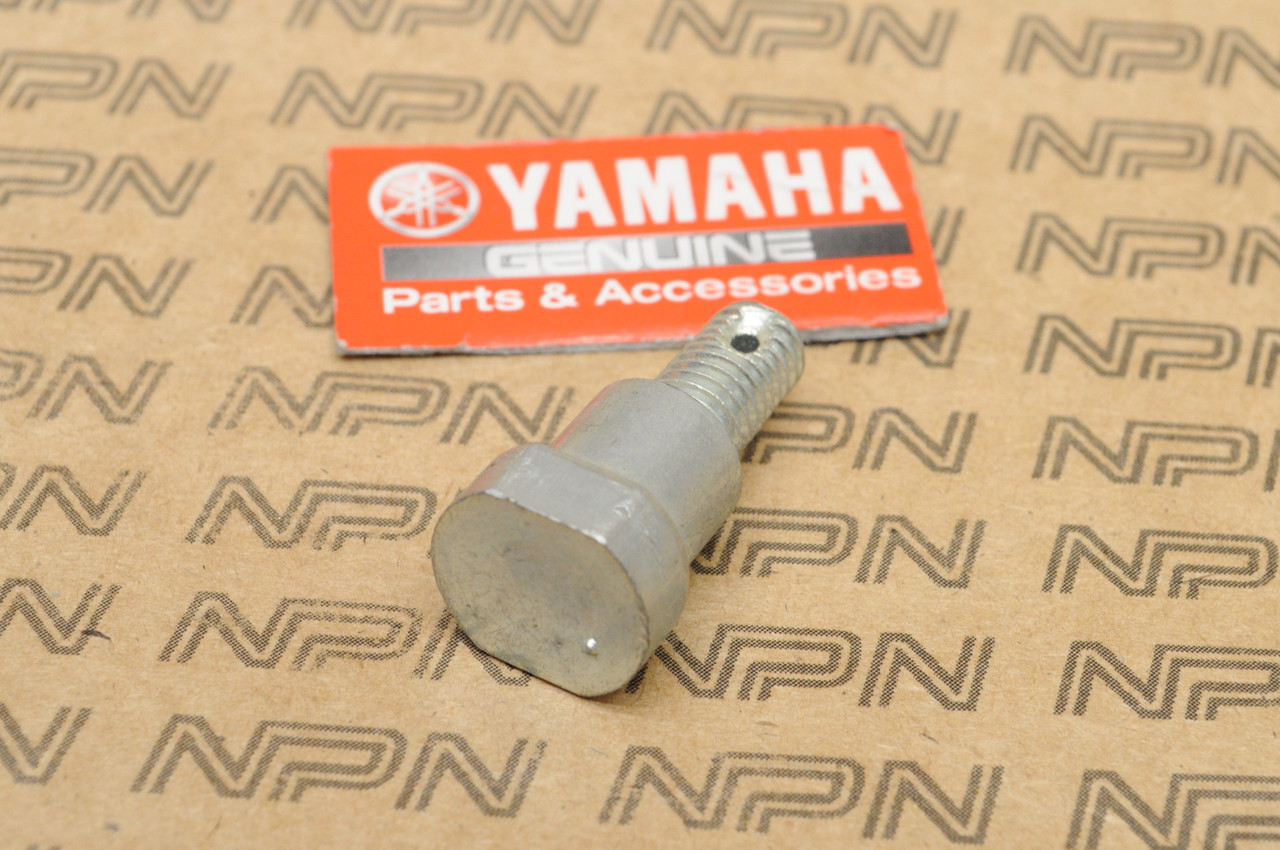 NOS Yamaha CS5 DS6 TX650 XS500 YR1 YR2 Rear Wheel Stay Bolt 90109-08375