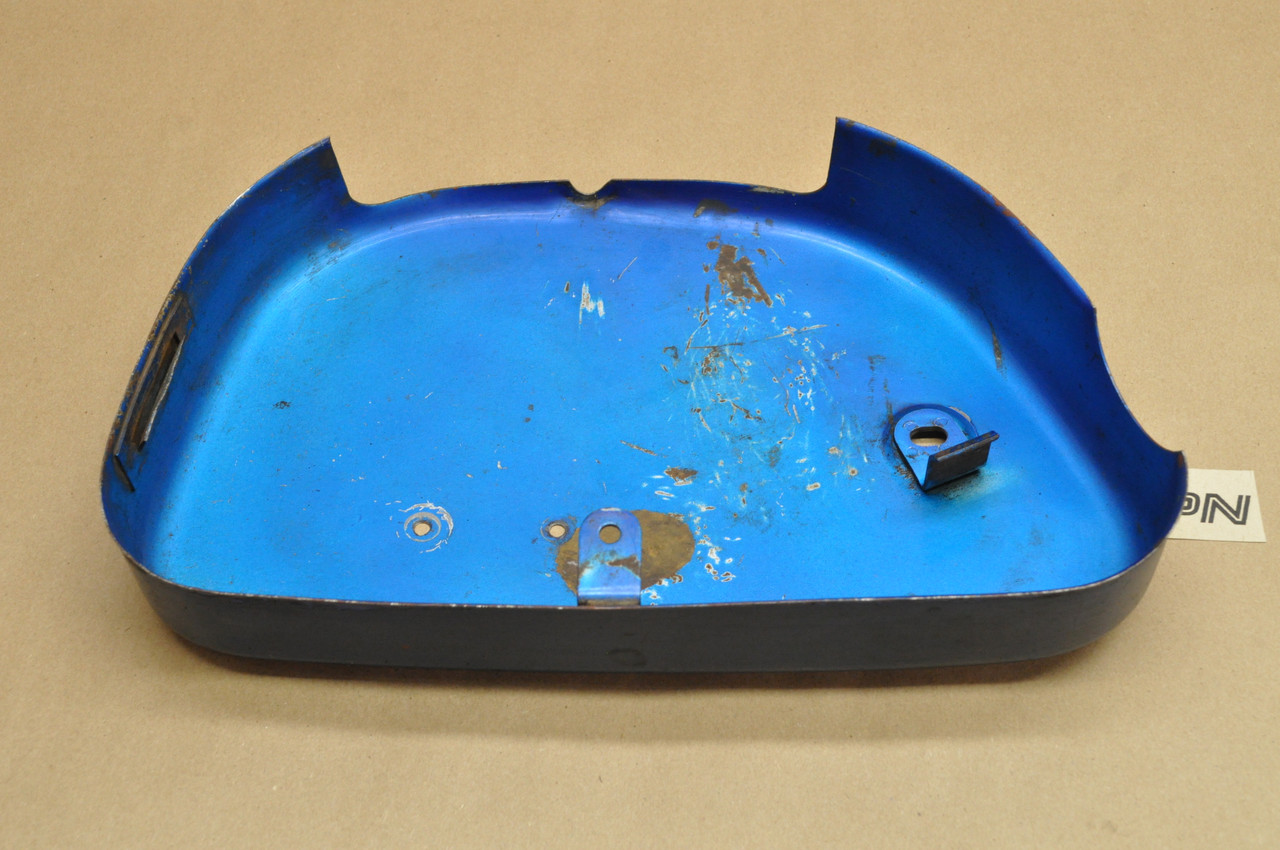 Vintage OEM Yamaha 1965-66 YDS3 YM1 Side Cover Front Slot *AS IS* 156-21711-01