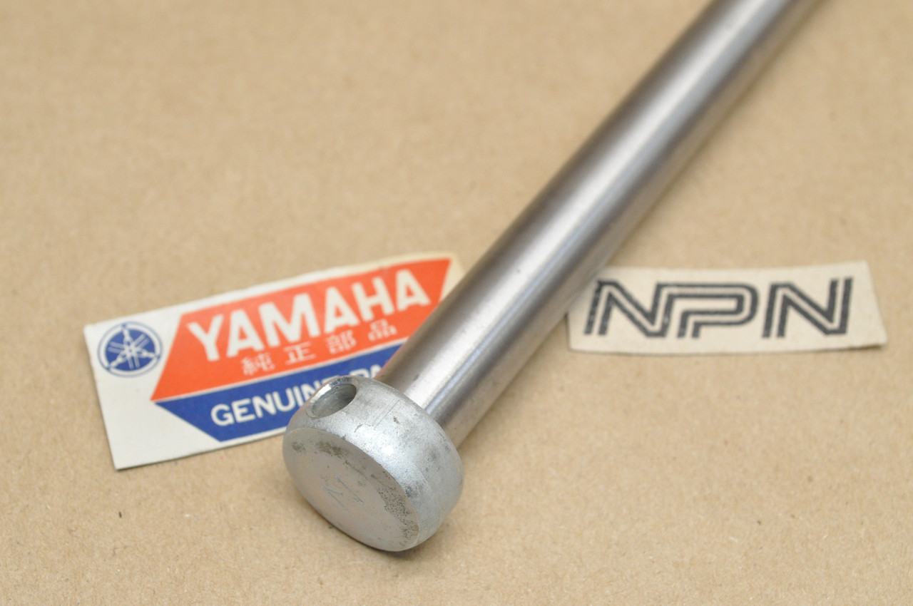 NOS Yamaha YZ100 YZ125 YZ175 Rear Wheel Axle Bolt 537-25381-01