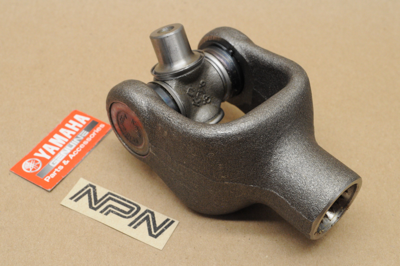 NOS Yamaha YFM350 YFM400 YFM600 Drive Shaft Yoke U-Joint OEM 1YW-46180-00