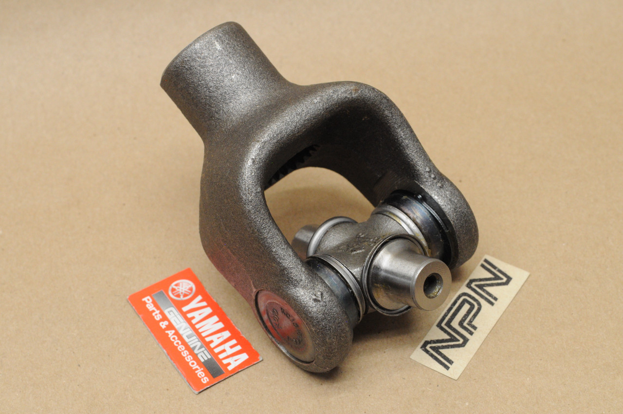 NOS Yamaha YFM350 YFM400 YFM600 Drive Shaft Yoke U-Joint OEM 1YW-46180-00