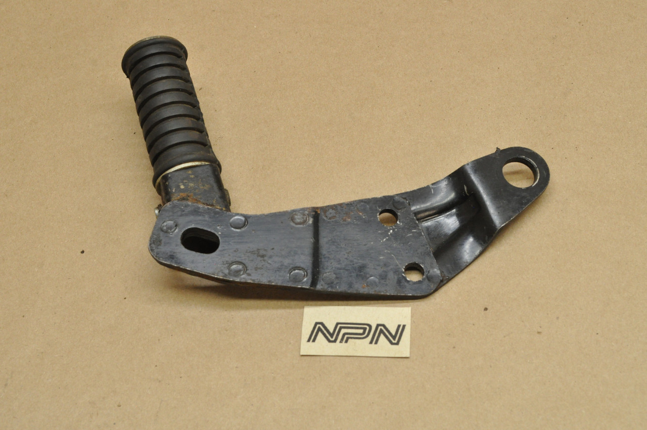Vtg OEM Yamaha DS7 R5 RD250 RD350 Left Rear Foot Peg Rest & Bracket 278-21445-00