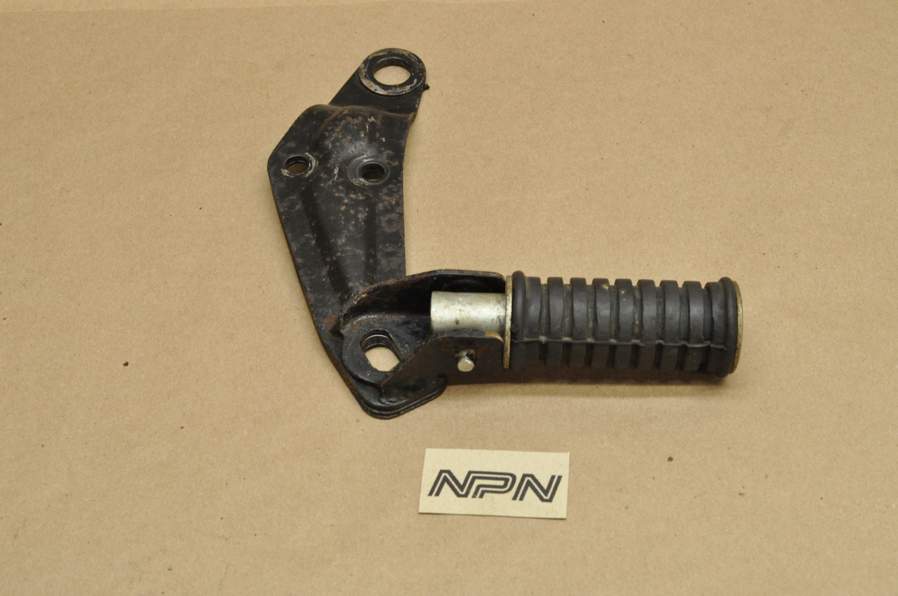 Vtg OEM Yamaha DS7 R5 RD250 RD350 Left Rear Foot Peg Rest & Bracket 278-21445-00