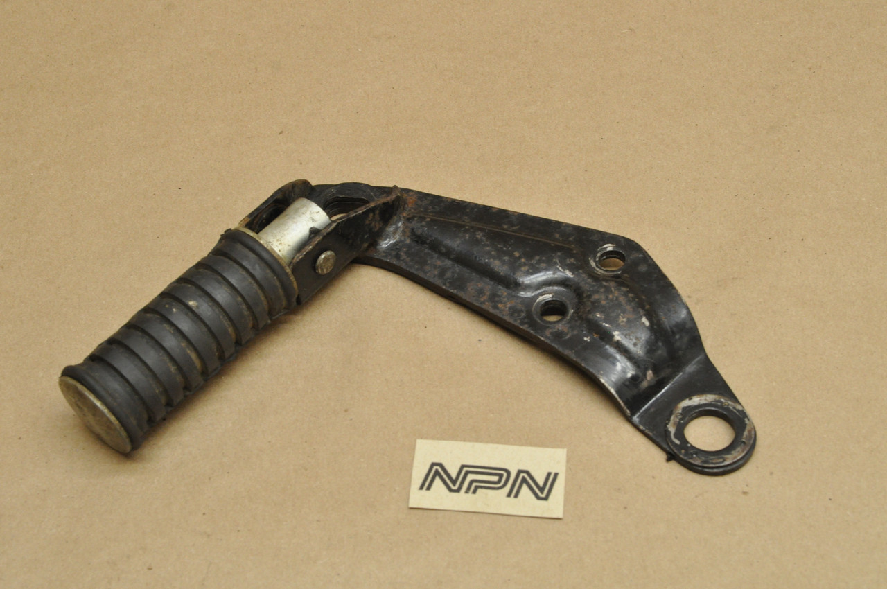 Vtg OEM Yamaha DS7 R5 RD250 RD350 Left Rear Foot Peg Rest & Bracket 278-21445-00