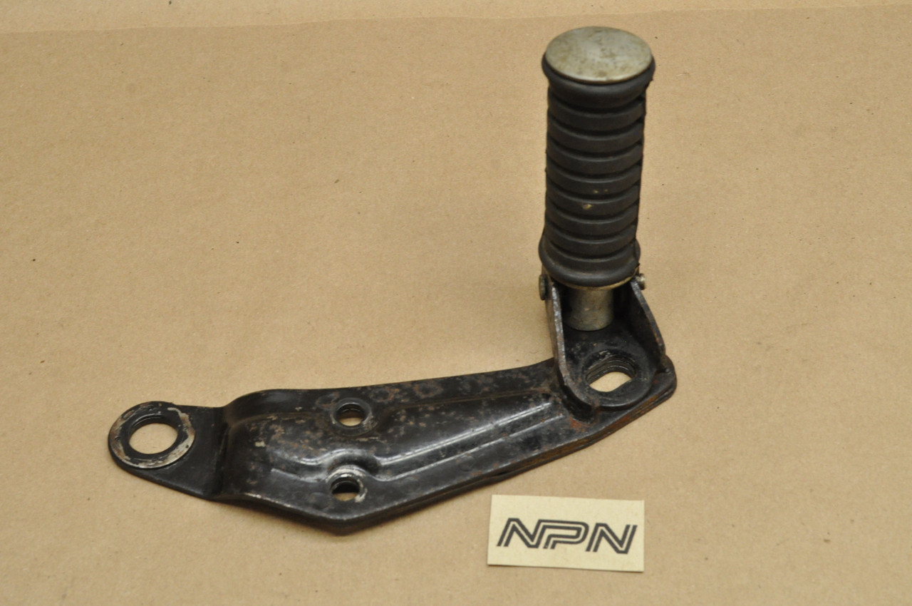 Vtg OEM Yamaha DS7 R5 RD250 RD350 Left Rear Foot Peg Rest & Bracket 278-21445-00