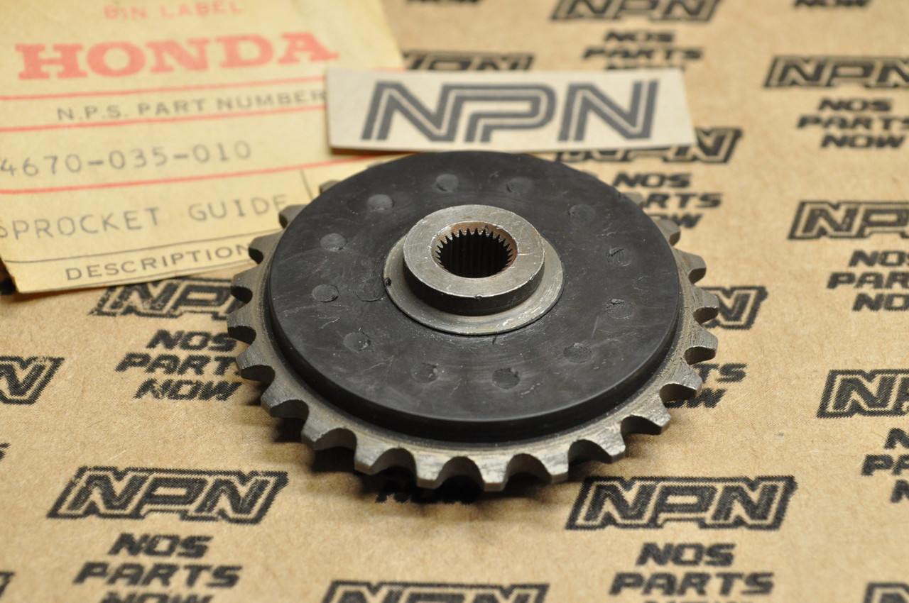 NOS Honda S65 Cam Chain Guide Sprocket 14670-035-010