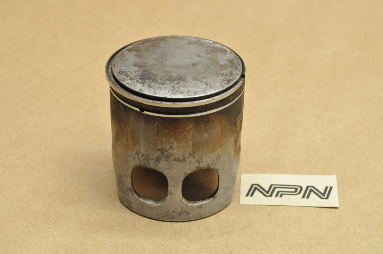 Vtg OEM Yamaha 1973-75 RD350 Standard Size Piston 64mm 360-11631-03-96