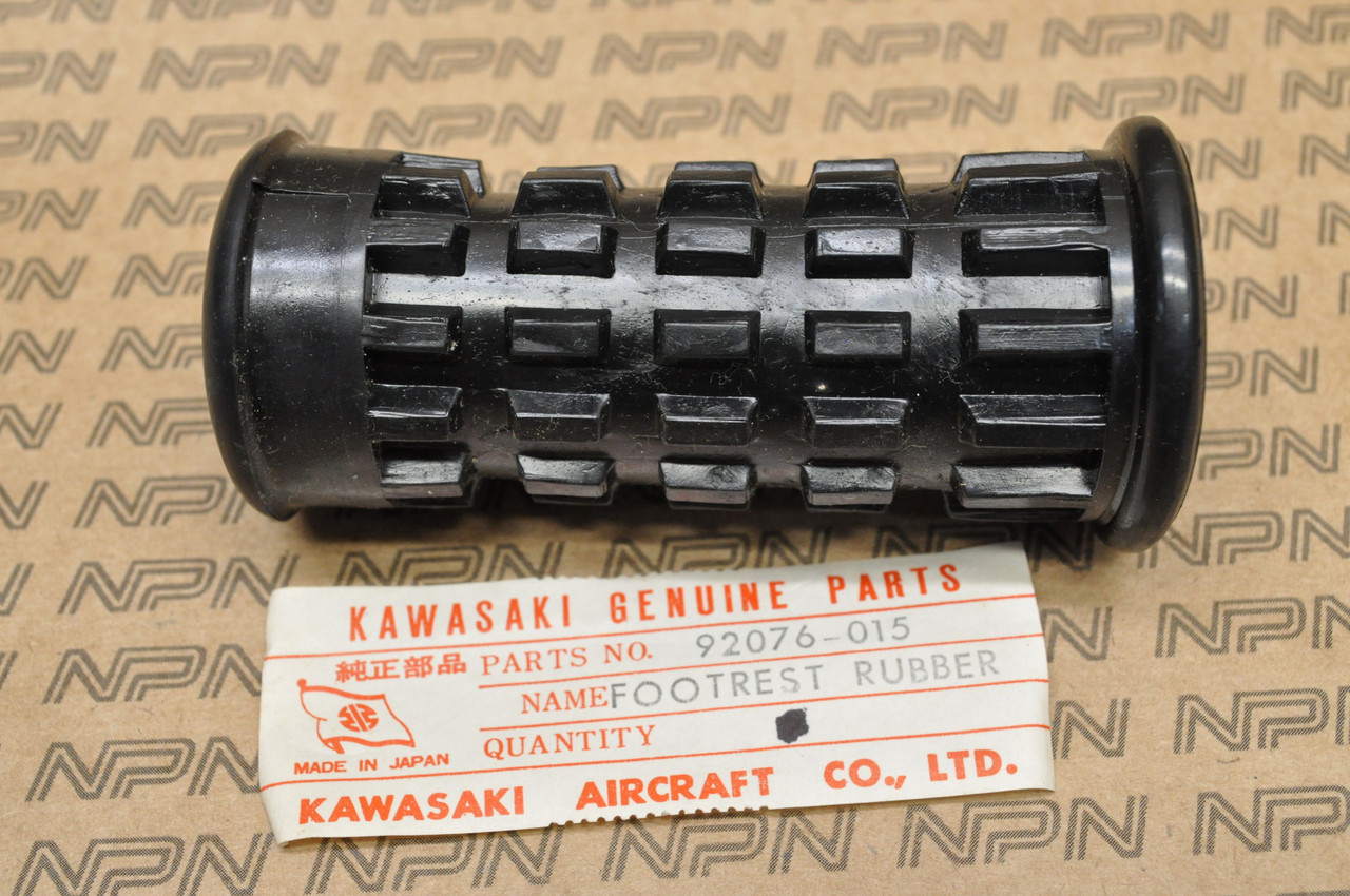 NOS Kawasaki 1969-75 H1 1976 KH500 Foot Rest Peg Rubber 92076-015