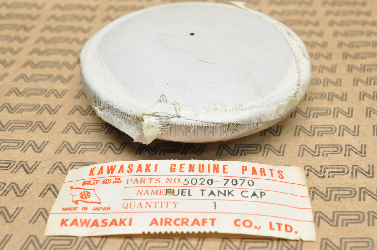NOS Kawasaki A1 A1SS A7 A7SS F8 F9 H1 KH500 W1 W2 Fuel Gas Tank Cap 5020-7070