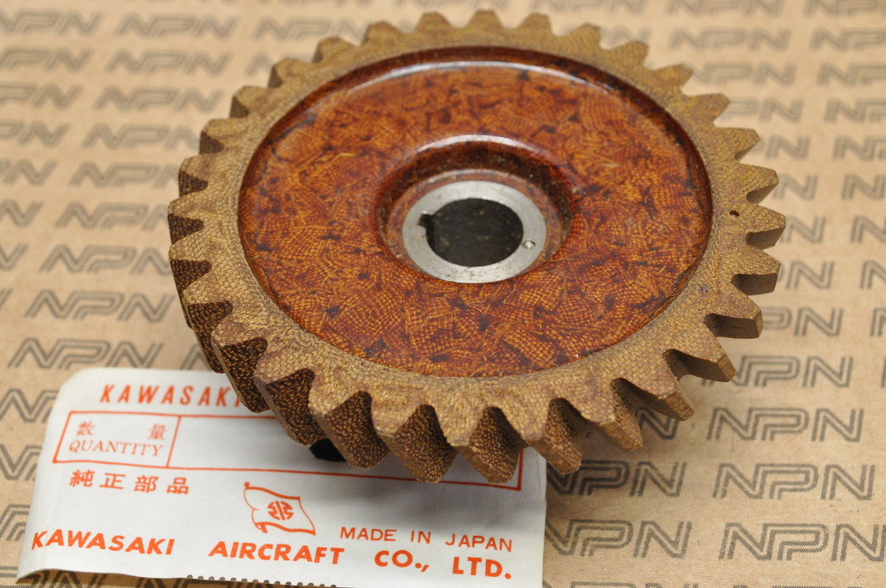 NOS Kawasaki A1 A1SS Samurai A7 A7SS Avenger Stator Magneto Gear 30T 21069-006