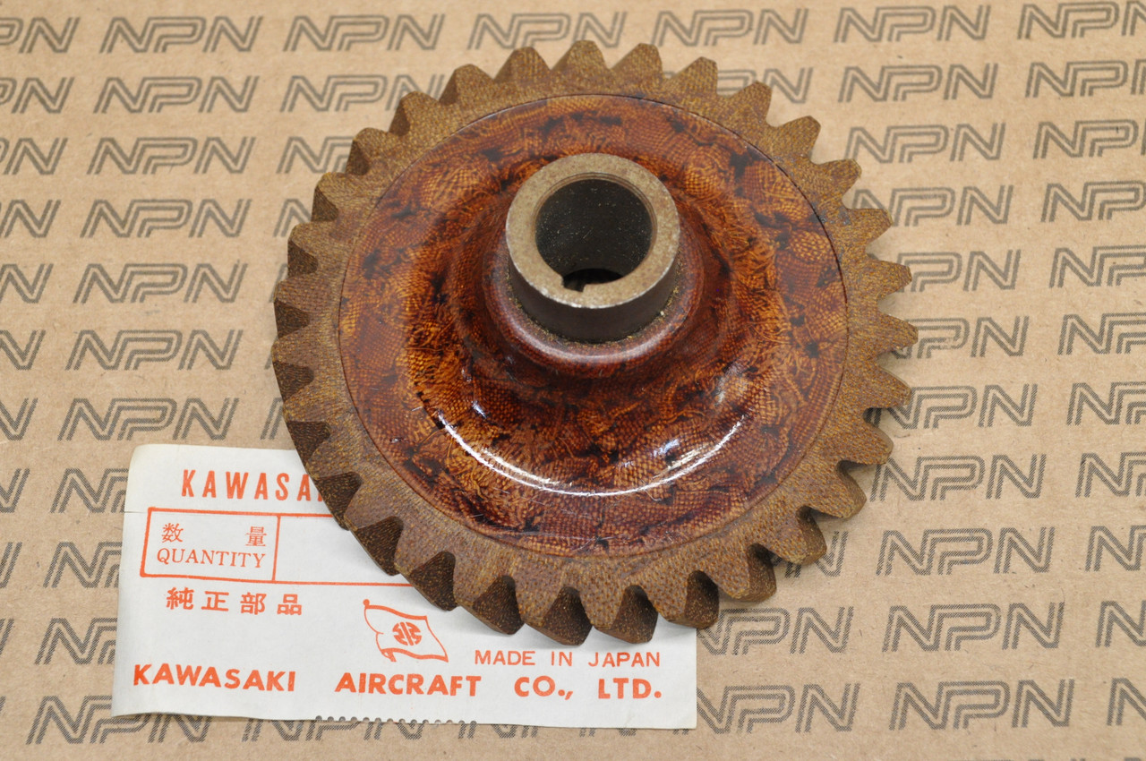 NOS Kawasaki A1 A1SS Samurai A7 A7SS Avenger Stator Magneto Gear 30T 21069-006