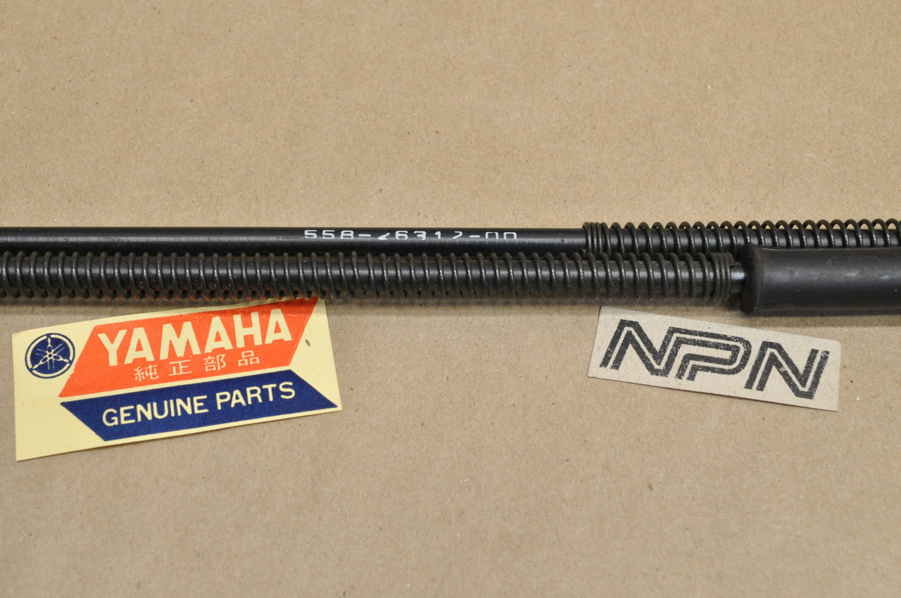NOS Yamaha 1976 DT100 Lower Throttle Cable w/ Rubber Boot 558-26312-00