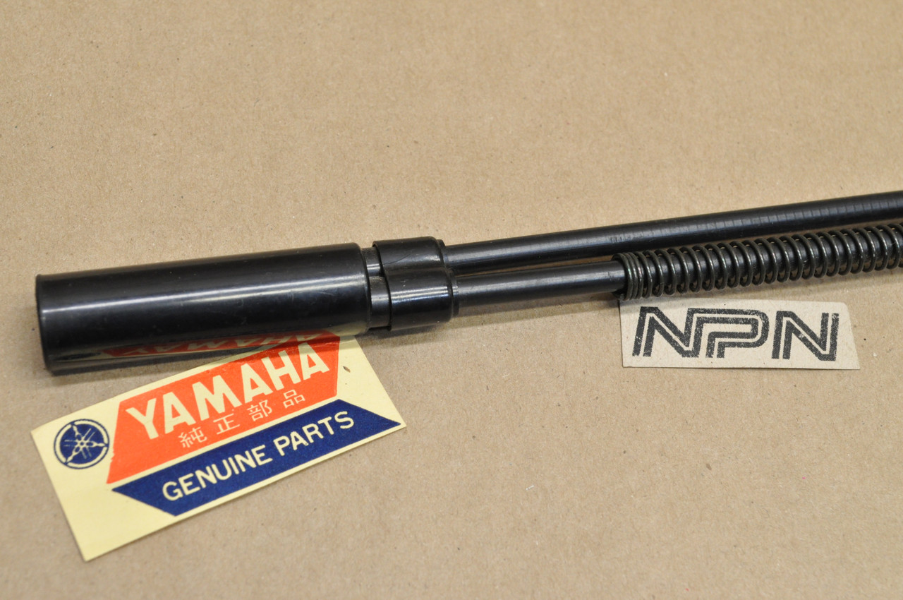 NOS Yamaha 1976 DT100 Lower Throttle Cable w/ Rubber Boot 558-26312-00