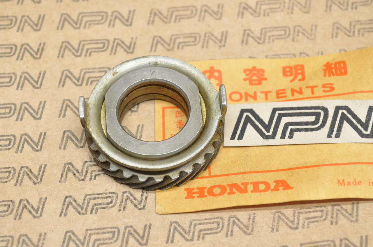 NOS Honda Honda SL125 K0-K2 Speedometer Cable Drive Gear 44806-331-671