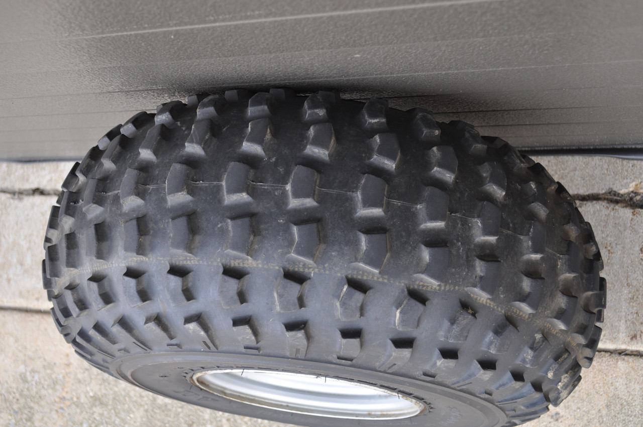 Vintage OEM Honda ATC200 Big Red TRX200 Rear or Front Wheel Rim Tire Assembly 42710-958-680 ZA