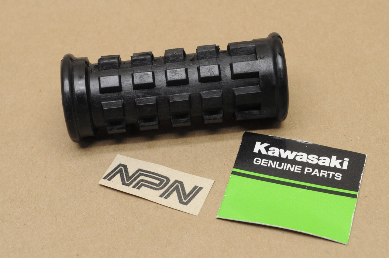 NOS Kawasaki 1969-74 G3SS 1969-70 G3TR Rear Foot Rest Peg Rubber 92076-016