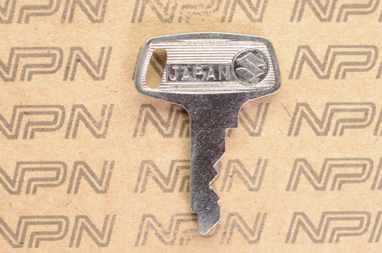 NOS Suzuki Motorcycle No Groove Ignition Lock Key #315