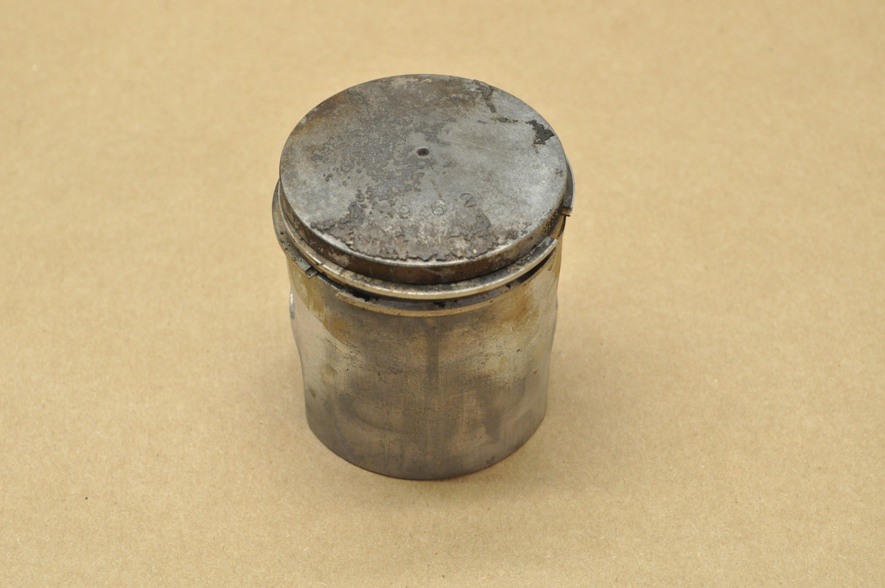 Vintage OEM Yamaha 1965-66 YDS3 Right Cylinder Jug & Piston 56mm 156-11321-01