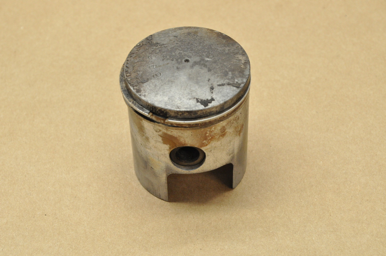 Vintage OEM Yamaha 1965-66 YDS3 Right Cylinder Jug & Piston 56mm 156-11321-01