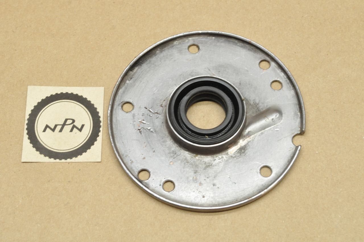 Vtg OEM Yamaha TD1 YDS3 YM1 Crankcase Side Cover Oil Seal Housing 156-15359-00