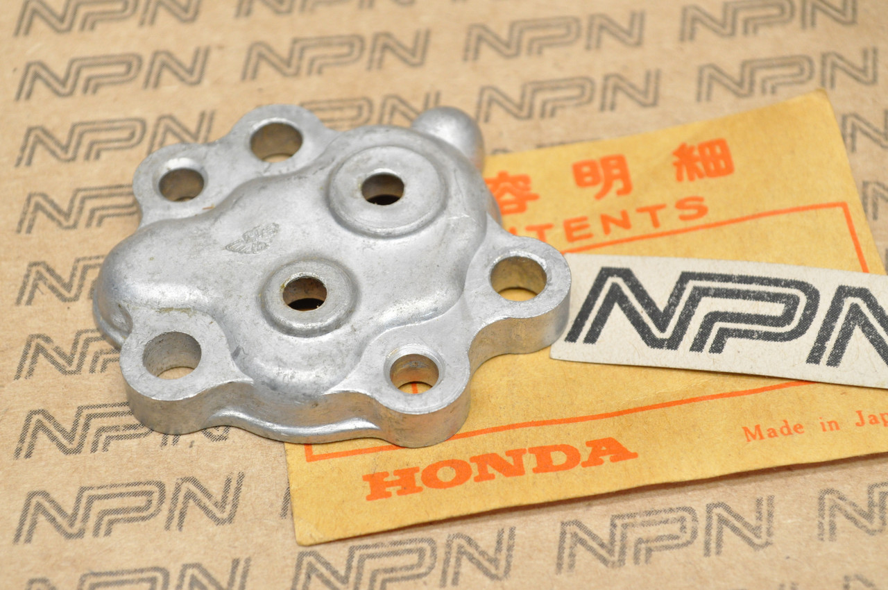 NOS Honda S90 Oil Pump Body Cover 15121-028-030