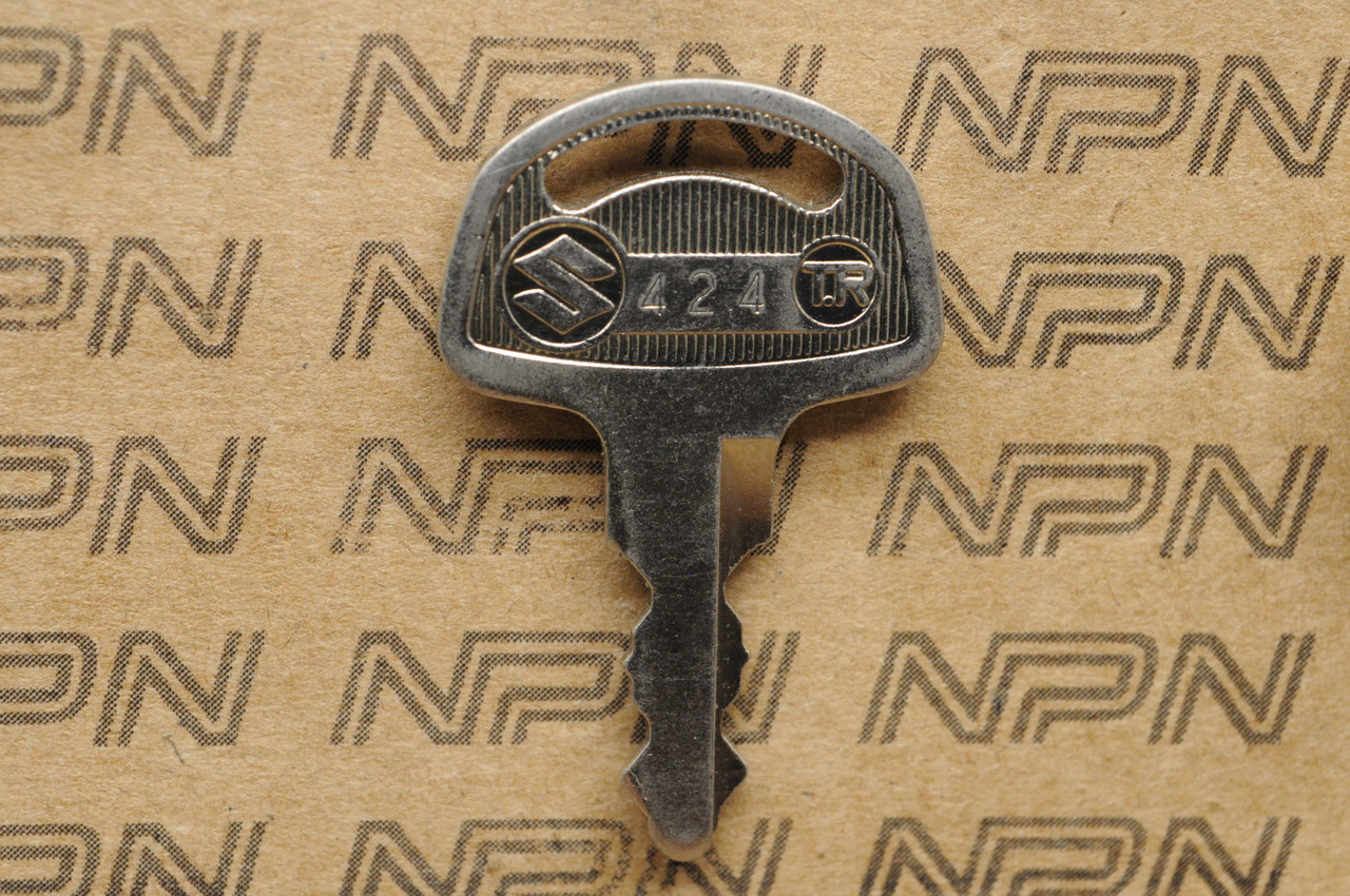NOS Suzuki Motorcycle Ignition Lock Double Groove Key # 424